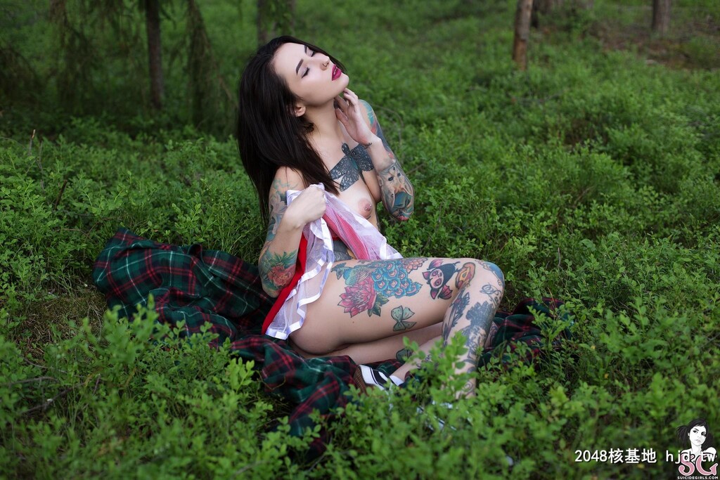 [SuicideGirls]NastyAveter-LittleRedRidingHood-[42P]第0页 作者:Publisher 帖子ID:60201 TAG:欧美图片,歐美激情,2048核基地